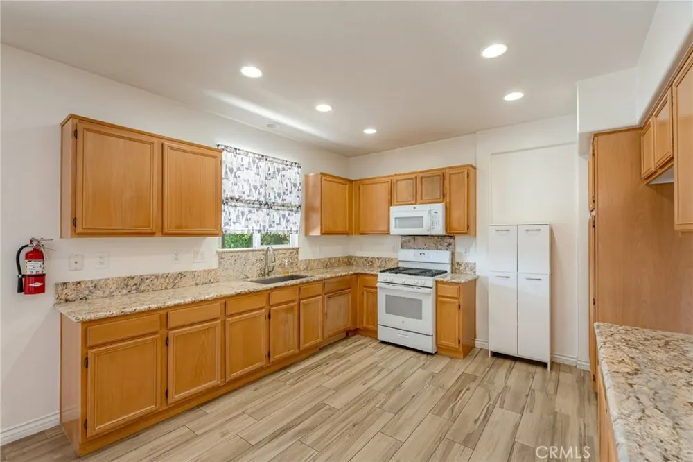 15143 Arcadian Adelanto, CA 92301