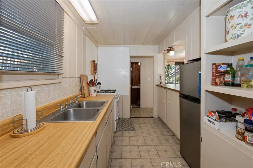 22838 Waters Crestline, CA 92325