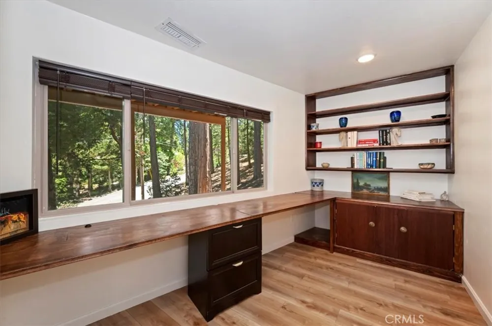 260 El Dorado Drive Lake Arrowhead, CA 92352