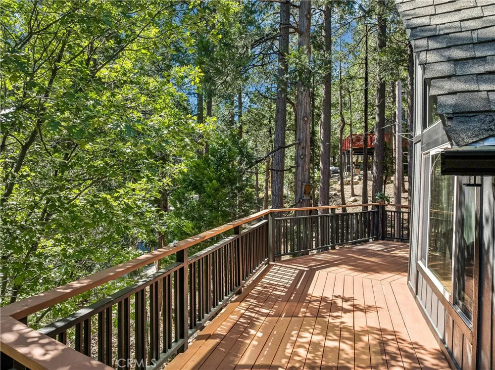 260 El Dorado Drive Lake Arrowhead, CA 92352
