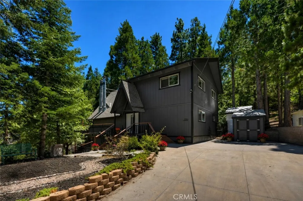 260 El Dorado Drive Lake Arrowhead, CA 92352
