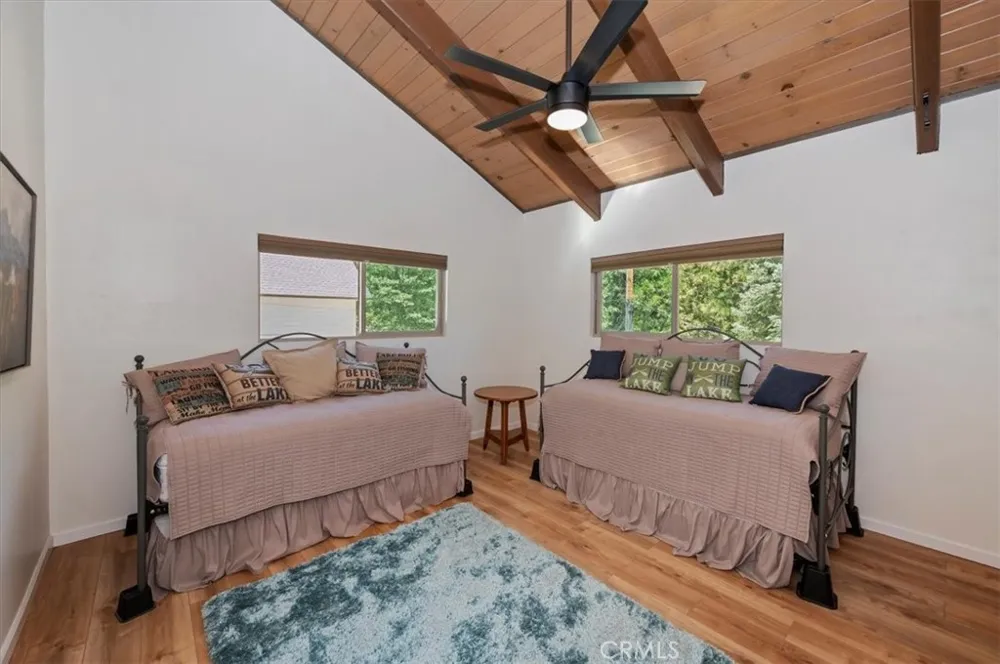 260 El Dorado Drive Lake Arrowhead, CA 92352