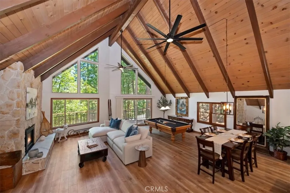 260 El Dorado Drive Lake Arrowhead, CA 92352