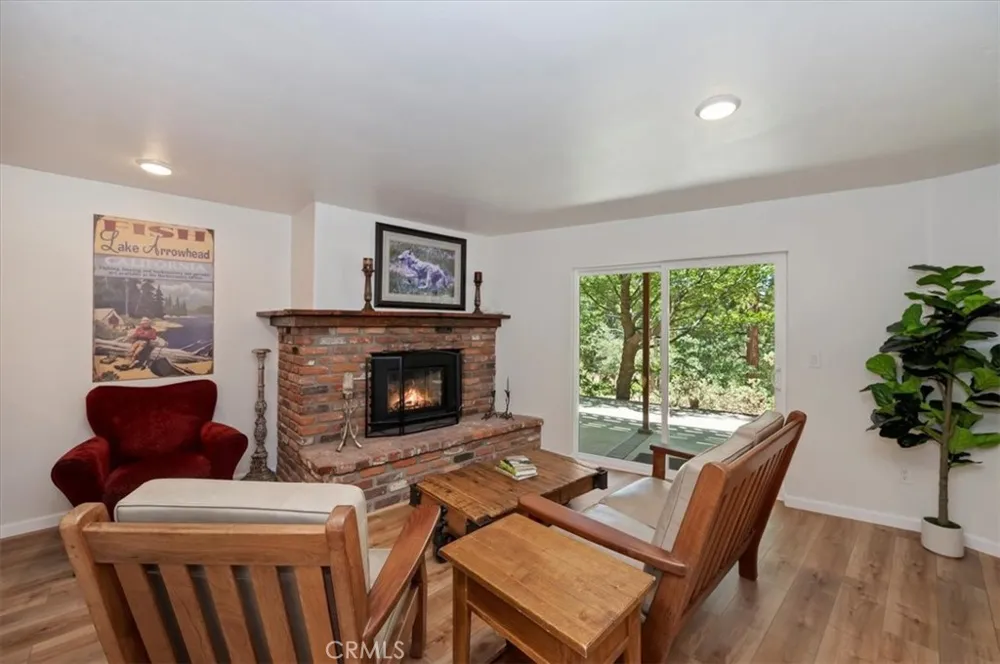 260 El Dorado Drive Lake Arrowhead, CA 92352
