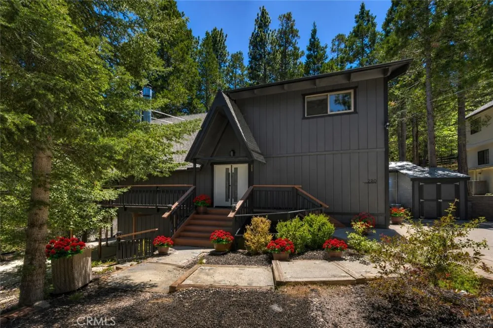 260 El Dorado Drive Lake Arrowhead, CA 92352