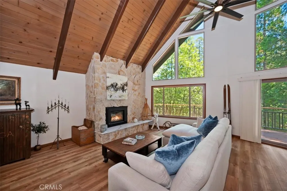 260 El Dorado Drive Lake Arrowhead, CA 92352