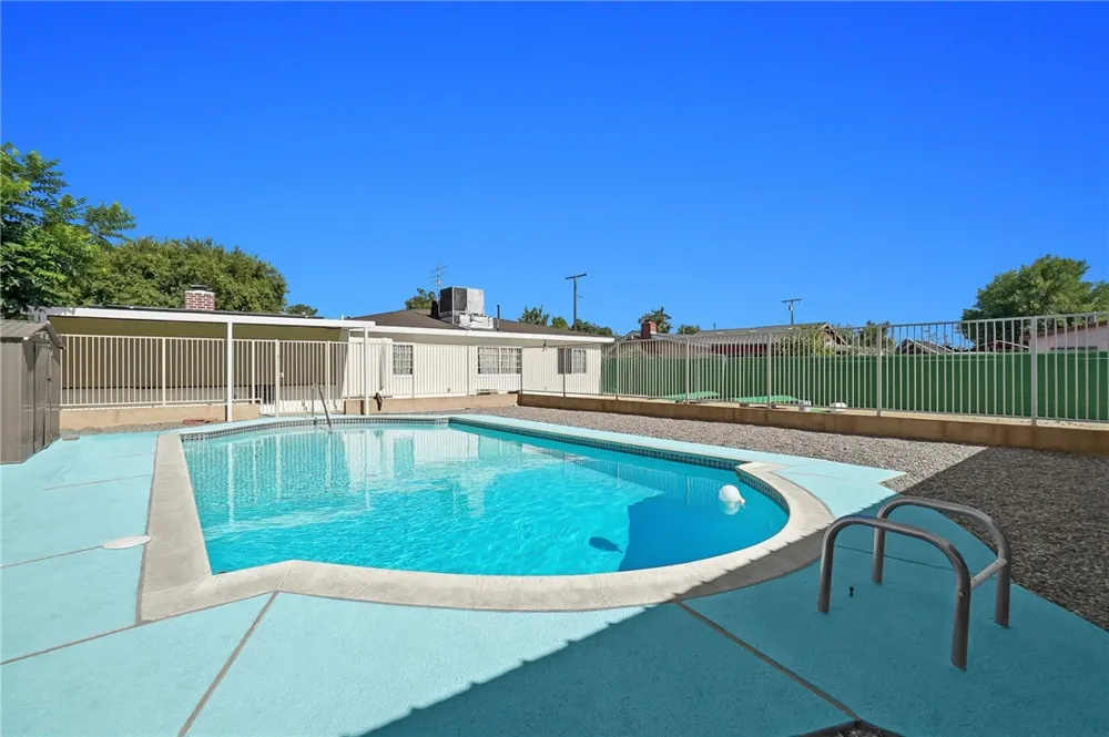 7746 Mckinley Avenue San Bernardino, CA 92410