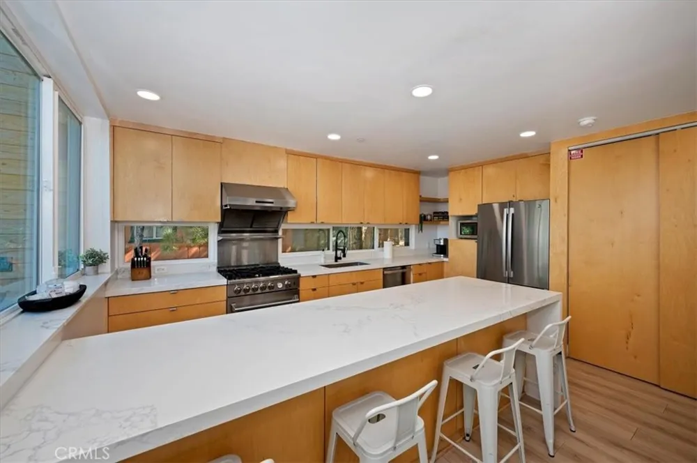 693 Villa Grove Big Bear Lake, CA 92314