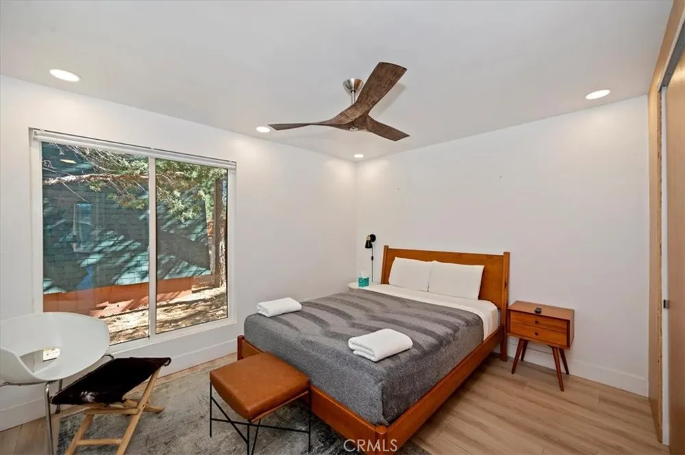 693 Villa Grove Big Bear Lake, CA 92314