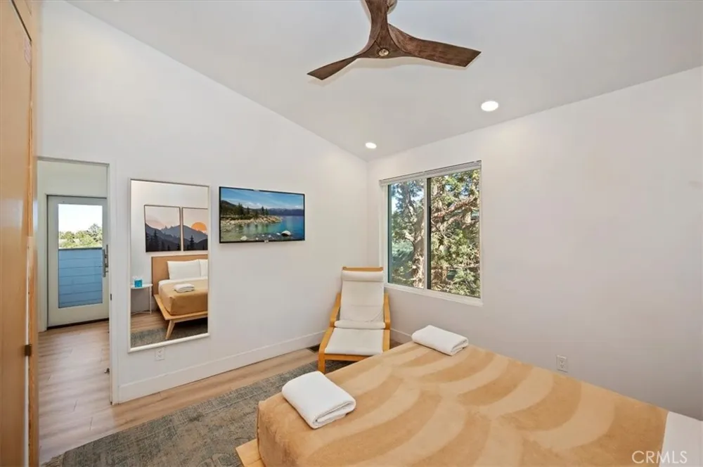 693 Villa Grove Big Bear Lake, CA 92314