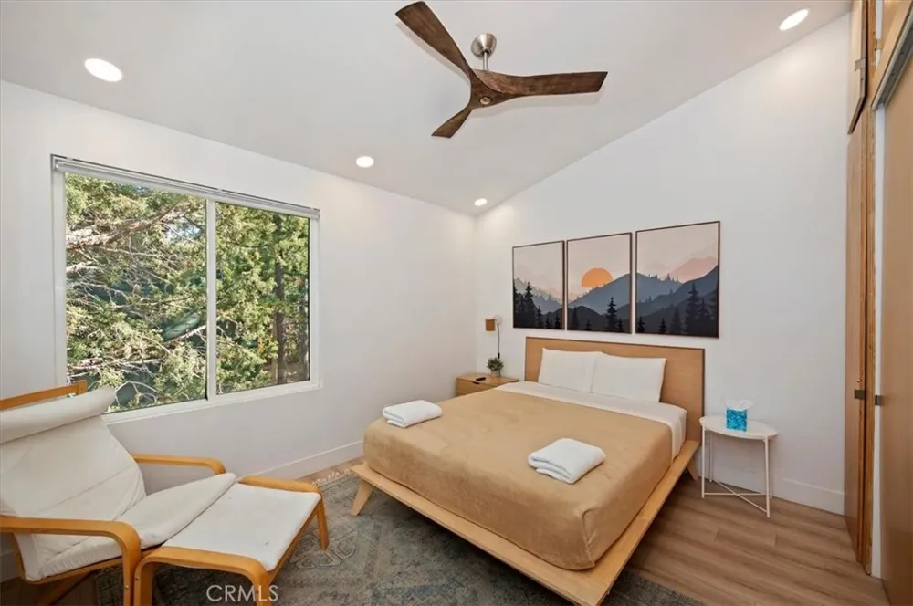 693 Villa Grove Big Bear Lake, CA 92314