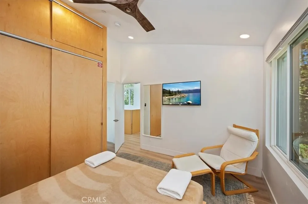 693 Villa Grove Big Bear Lake, CA 92314