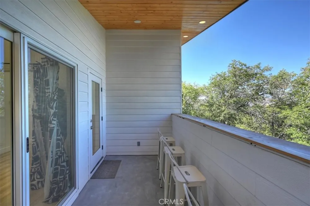 693 Villa Grove Big Bear Lake, CA 92314