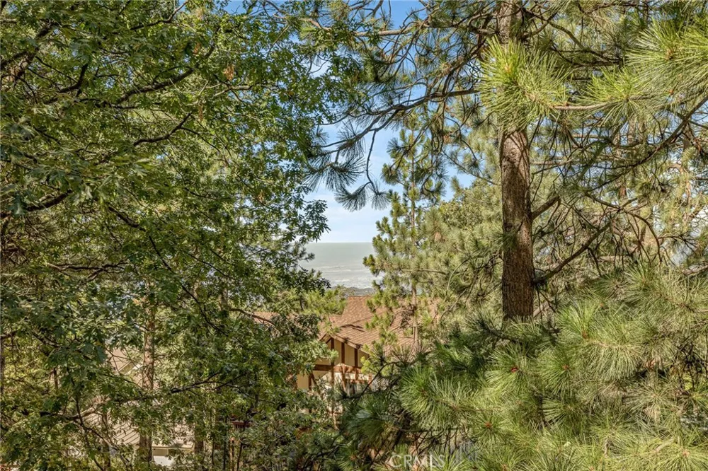 30080 Pixie Running Springs, CA 92382