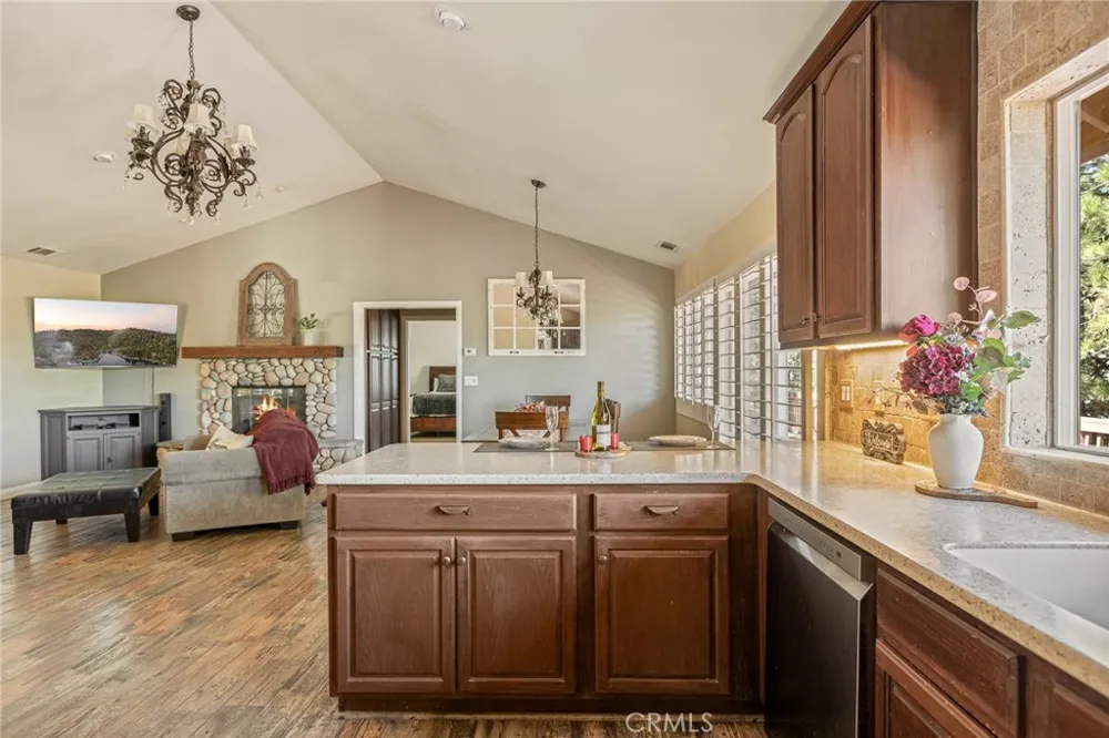 30080 Pixie Running Springs, CA 92382