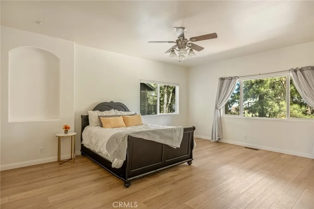 30080 Pixie Running Springs, CA 92382