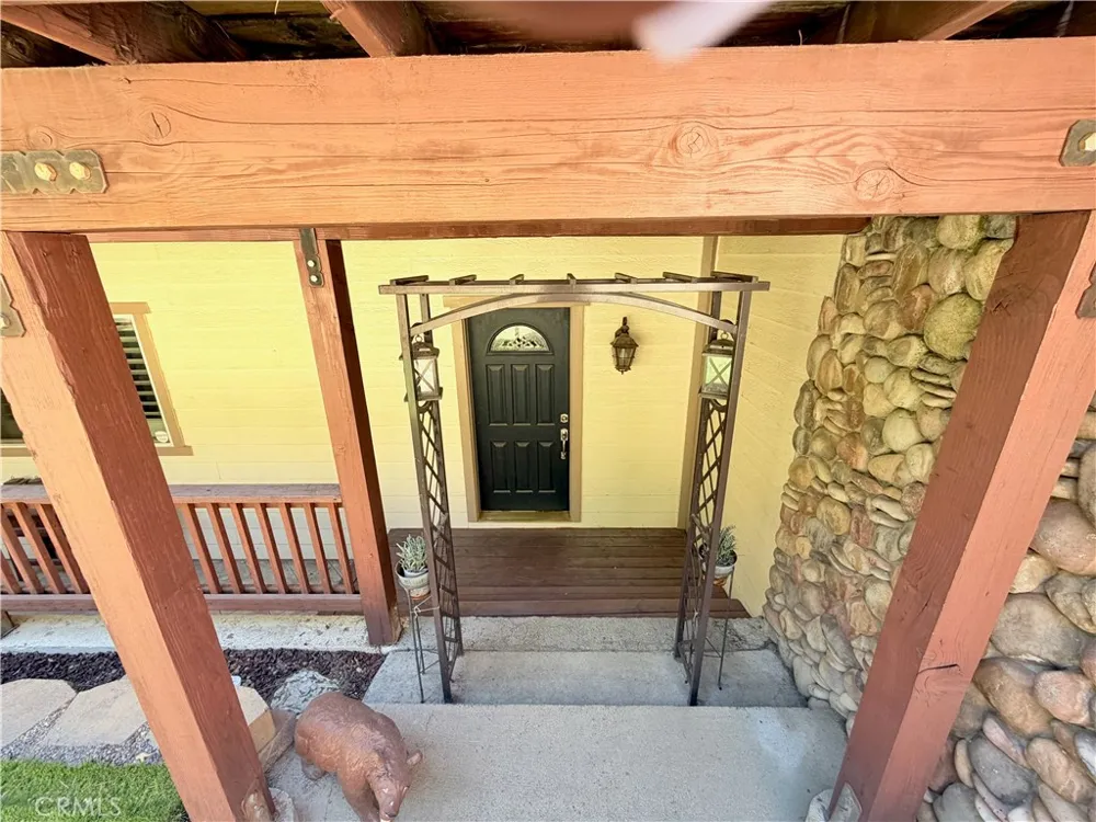 30080 Pixie Running Springs, CA 92382