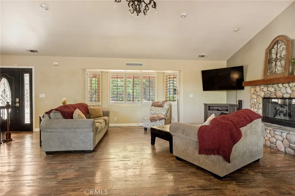 30080 Pixie Running Springs, CA 92382
