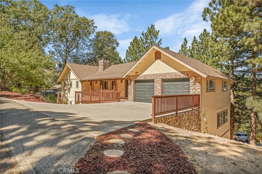 30080 Pixie Running Springs, CA 92382