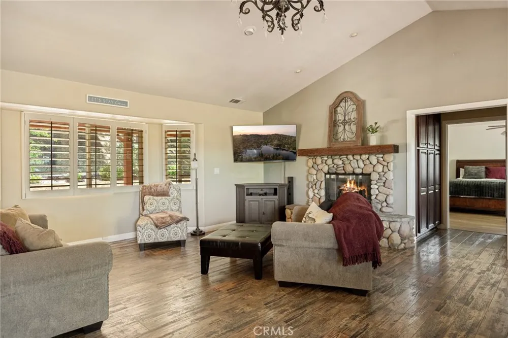 30080 Pixie Running Springs, CA 92382