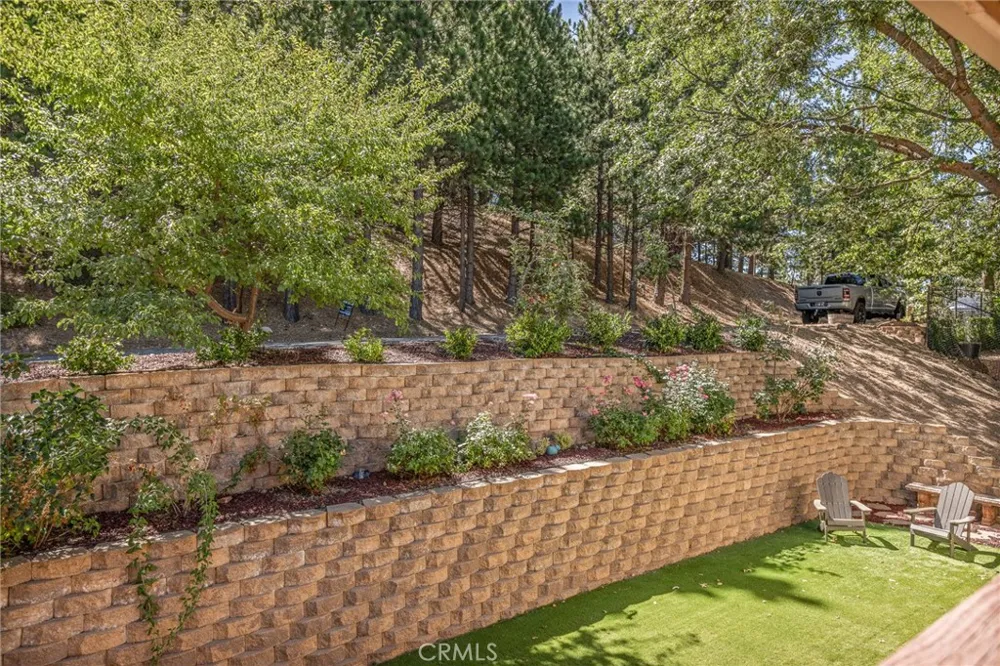 30080 Pixie Running Springs, CA 92382