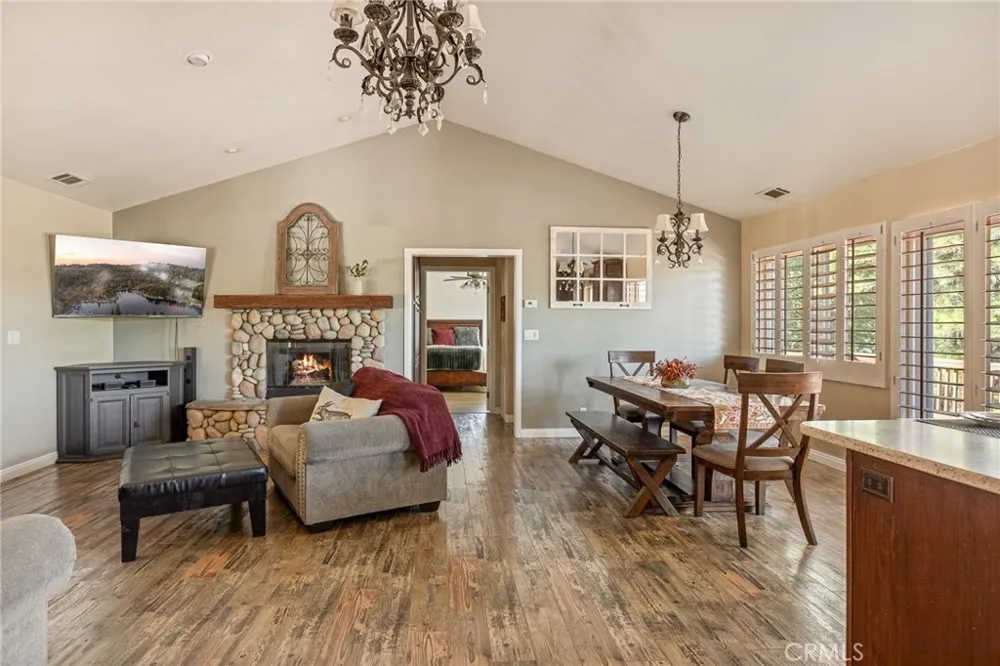 30080 Pixie Running Springs, CA 92382
