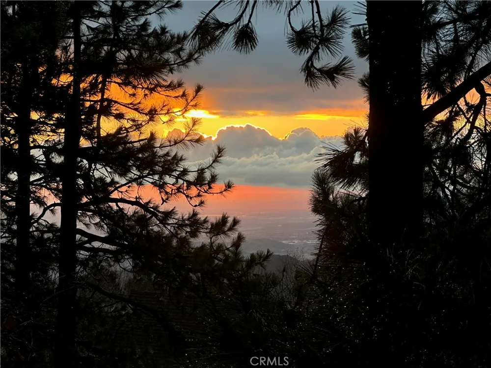 30080 Pixie Running Springs, CA 92382