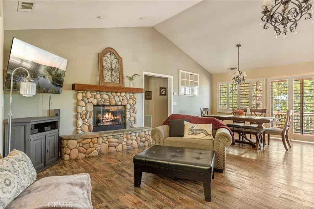 30080 Pixie Running Springs, CA 92382