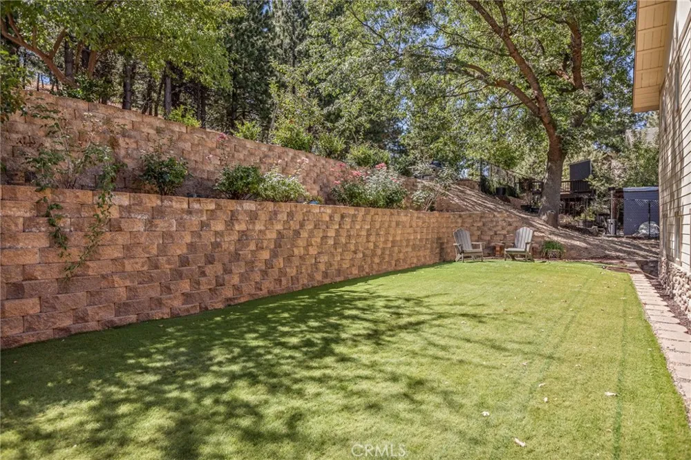 30080 Pixie Running Springs, CA 92382