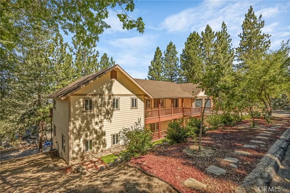 30080 Pixie Running Springs, CA 92382