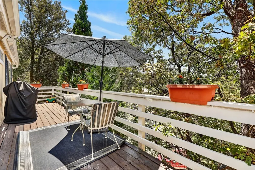 1127 Yukon Lake Arrowhead, CA 92352
