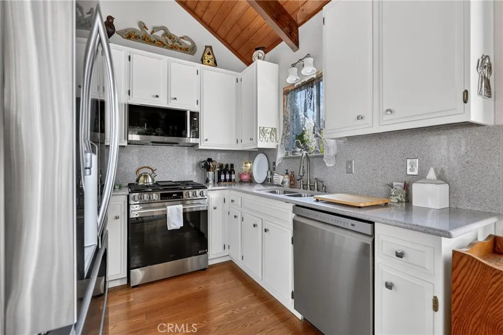 1127 Yukon Lake Arrowhead, CA 92352