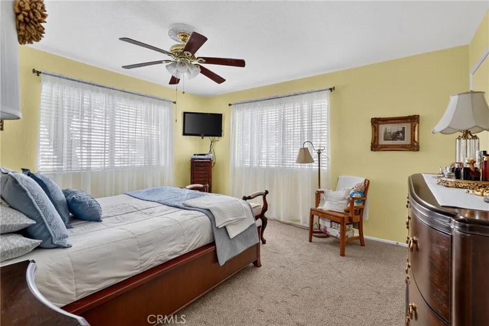 1127 Yukon Lake Arrowhead, CA 92352