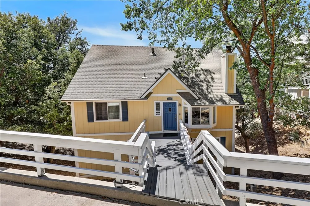 1127 Yukon Lake Arrowhead, CA 92352