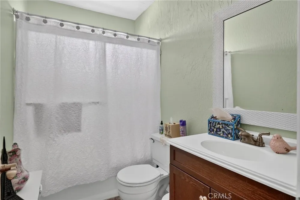 1127 Yukon Lake Arrowhead, CA 92352