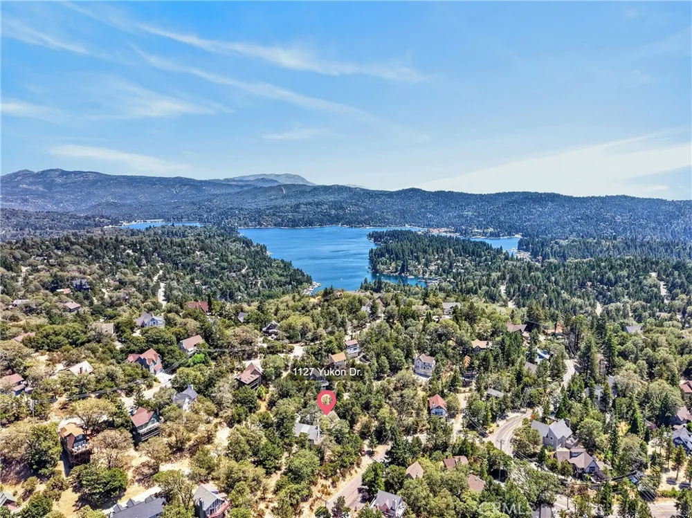 1127 Yukon Lake Arrowhead, CA 92352