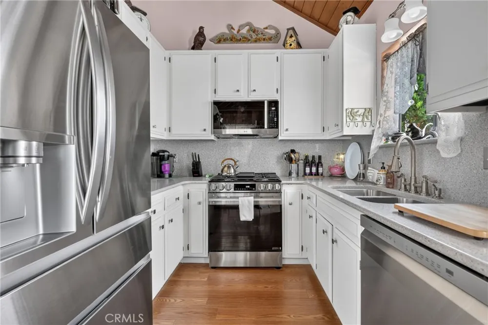 1127 Yukon Lake Arrowhead, CA 92352