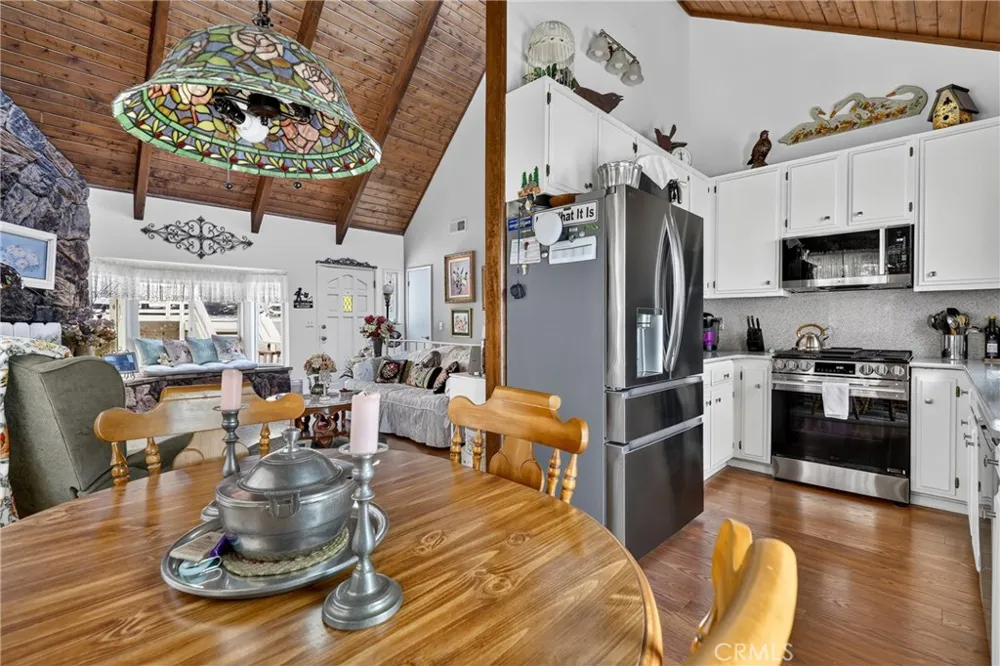 1127 Yukon Lake Arrowhead, CA 92352
