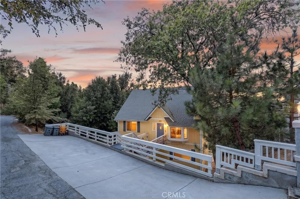 1127 Yukon Lake Arrowhead, CA 92352