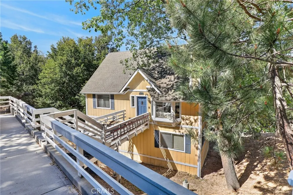 1127 Yukon Lake Arrowhead, CA 92352