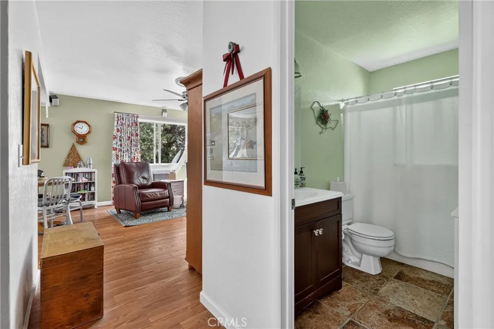 1127 Yukon Lake Arrowhead, CA 92352