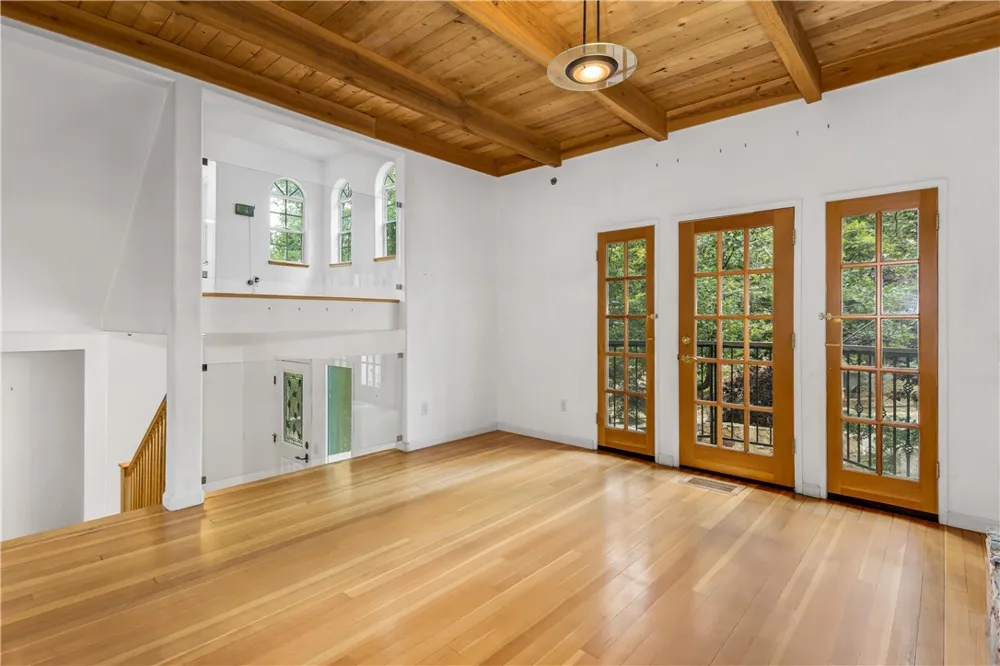 6130 Spruce Angelus Oaks, CA 92305