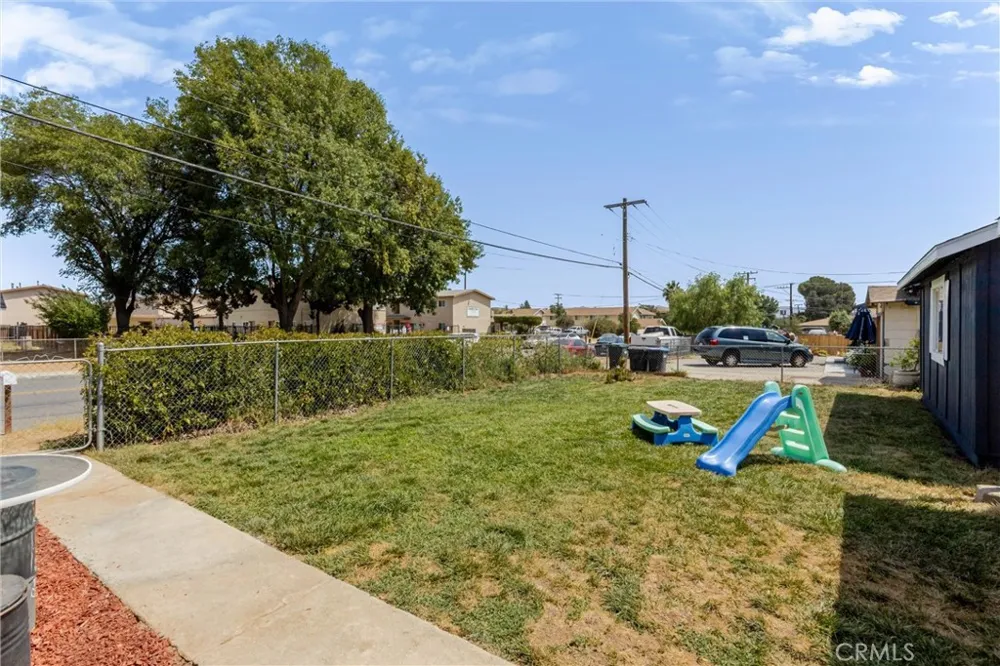 889 Pennsylvania Beaumont, CA 92223