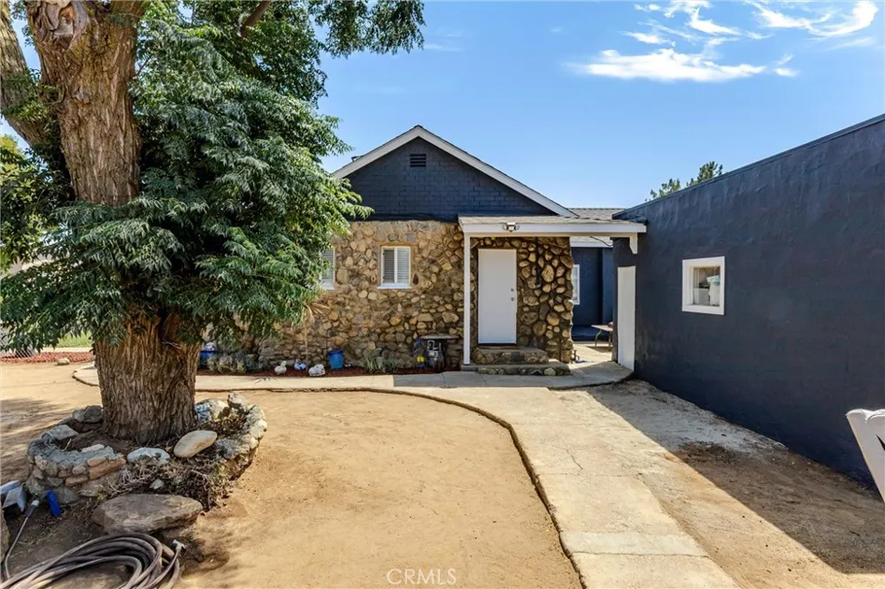 889 Pennsylvania Beaumont, CA 92223