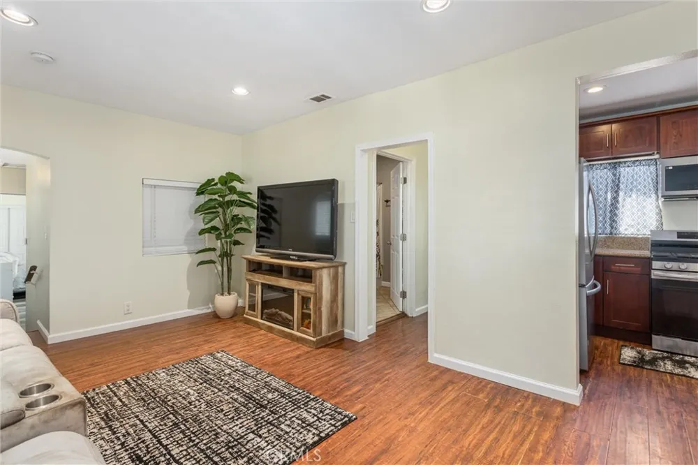 889 Pennsylvania Beaumont, CA 92223