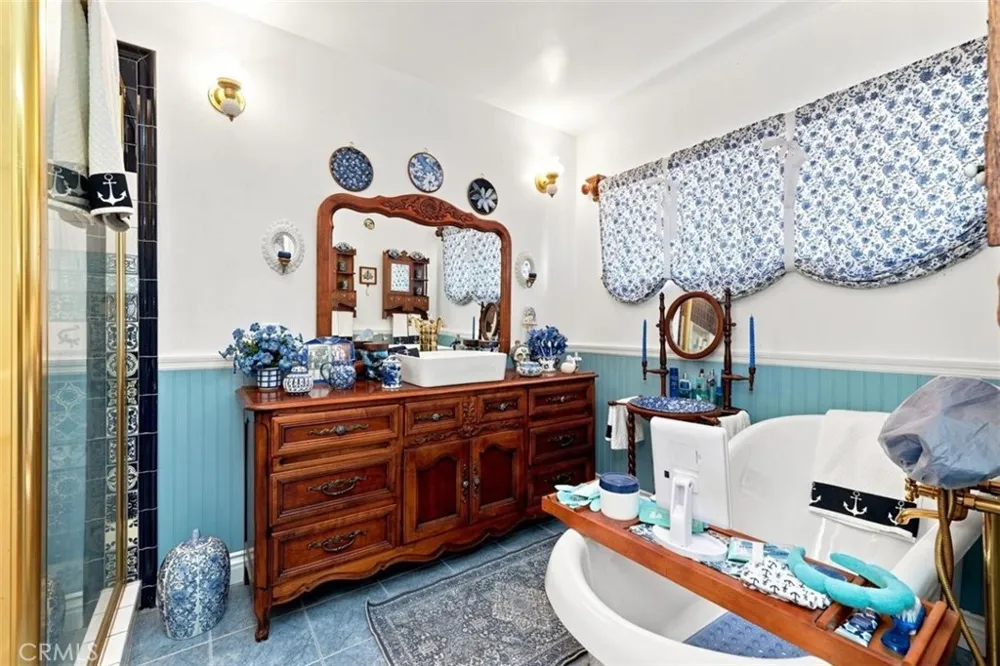21264 E Terry Covina, CA 91724