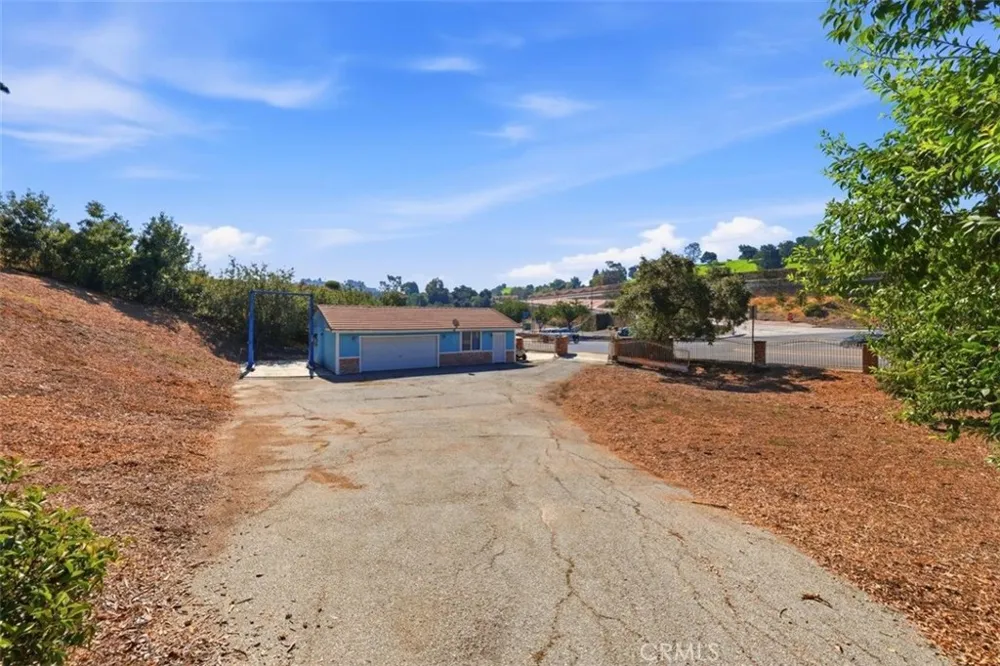 21264 E Terry Covina, CA 91724