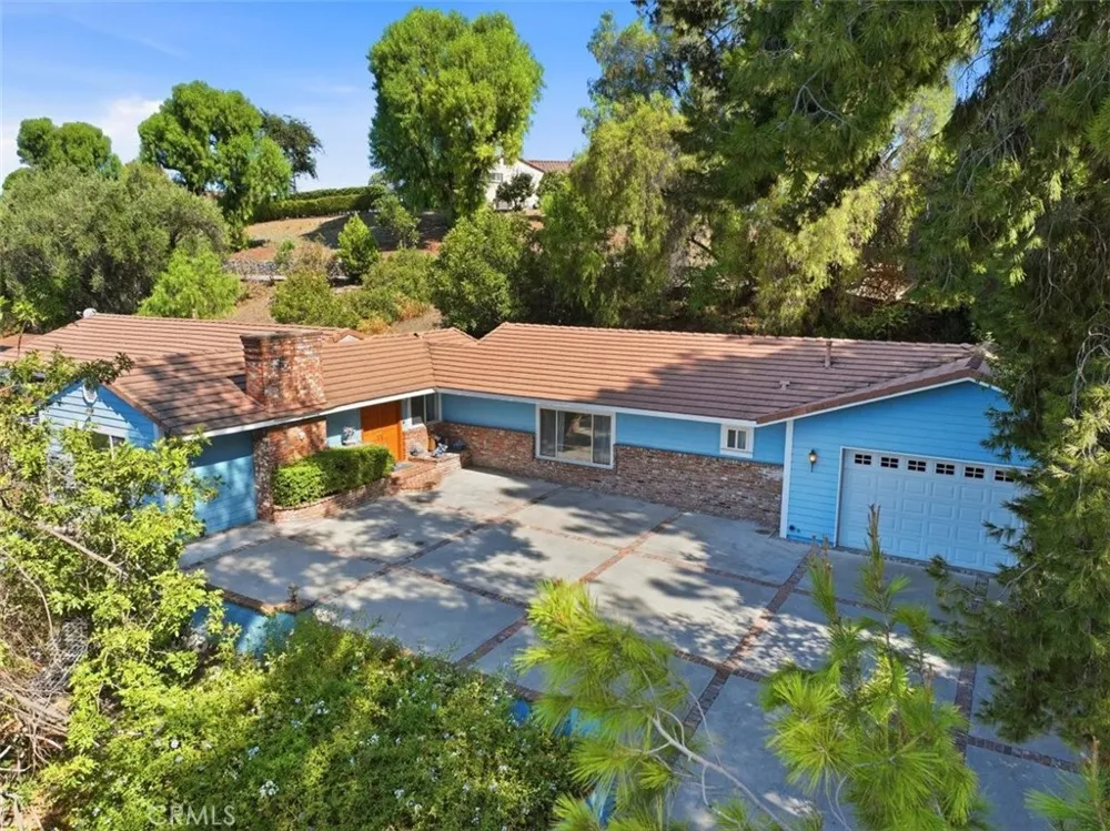 21264 E Terry Covina, CA 91724