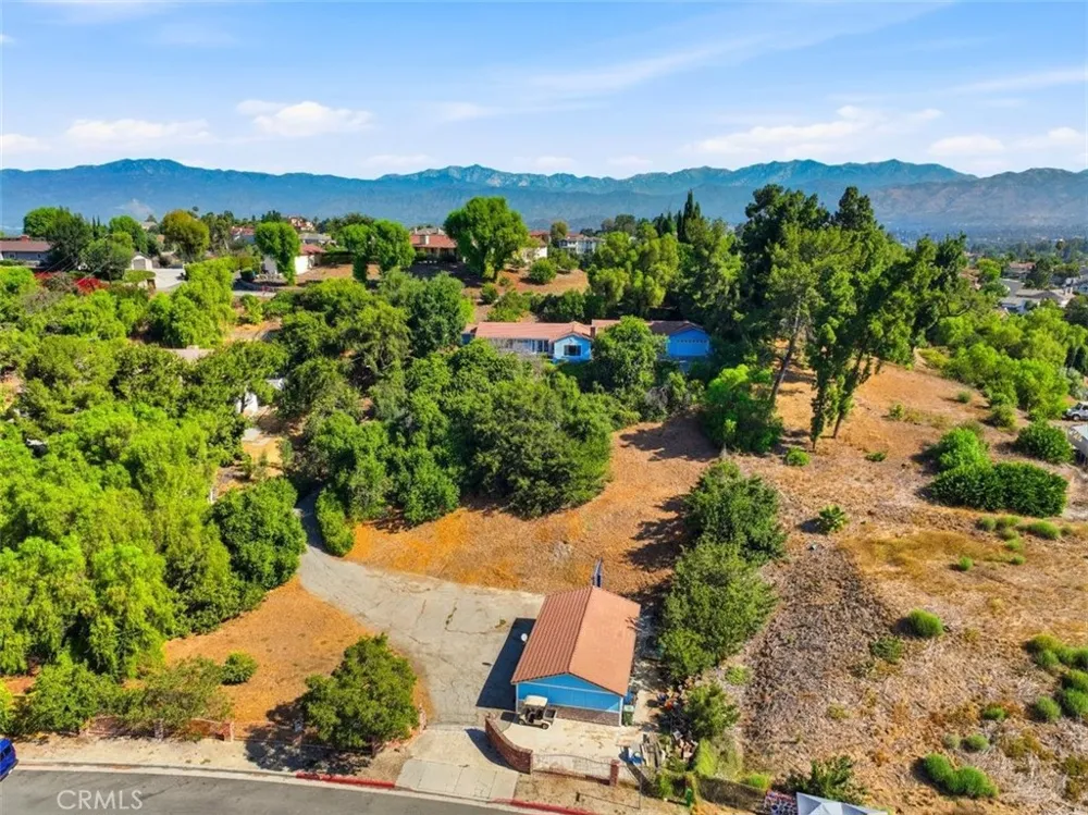 21264 E Terry Covina, CA 91724