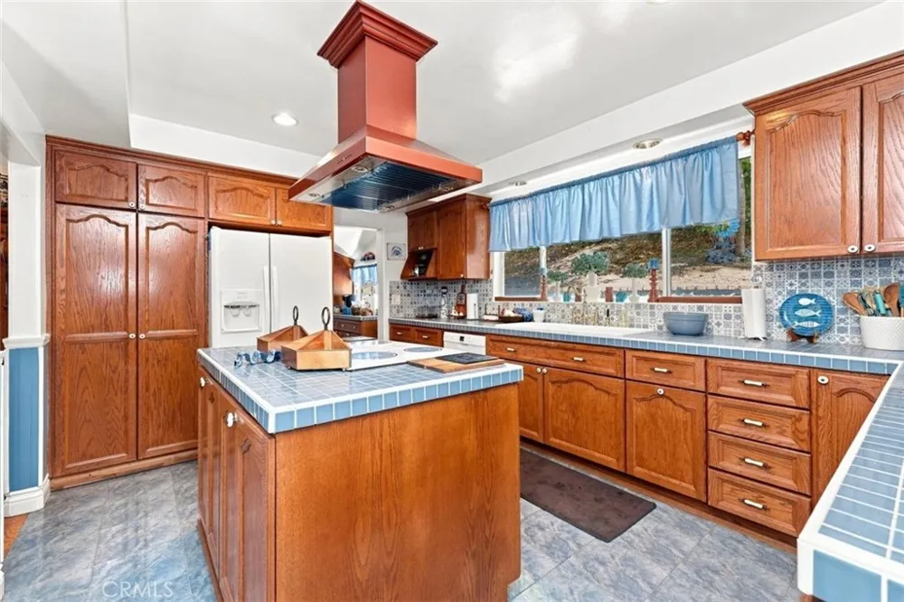 21264 E Terry Covina, CA 91724